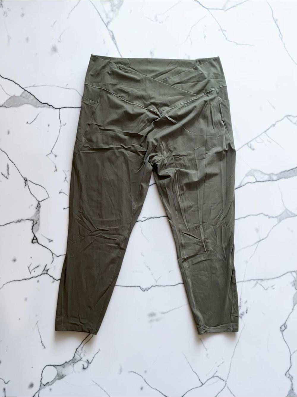 NWOT SoftlyZero™ High Waisted Crossover Pocket Plain Plus Size Leggings